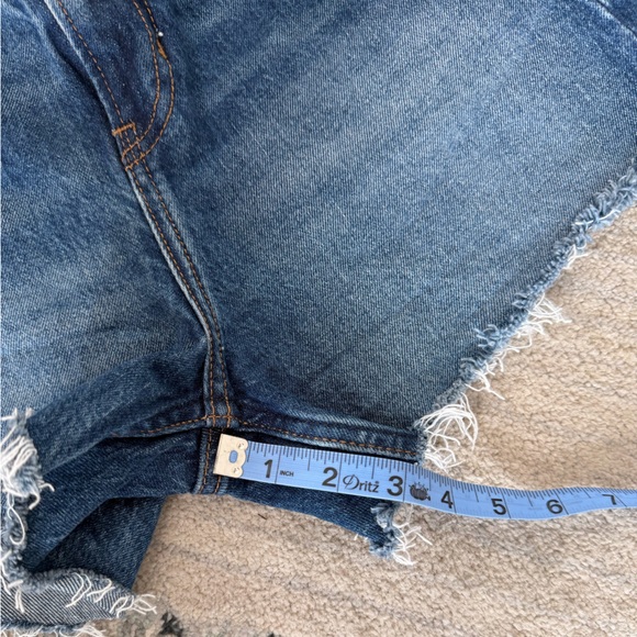 EUC Reformation Norah High rise denim shorts 25 - Picture 7 of 9